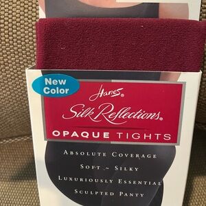 HANES SILK REFLECTIONS OPAQUE TIGHTS. COLOR: MERLOT